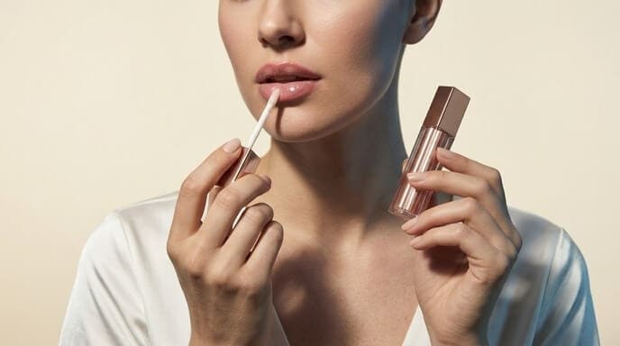 LIP PLUMPING GLOSSES